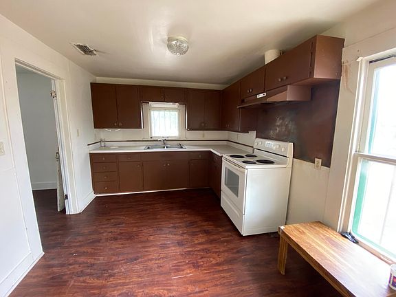 5th image of 1910 Delgado St #1