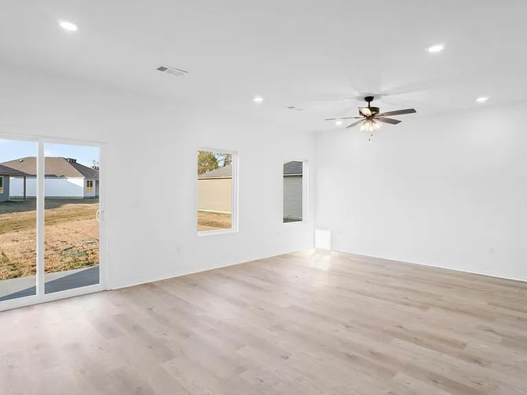 152 Meadow Dr — Photo 10
