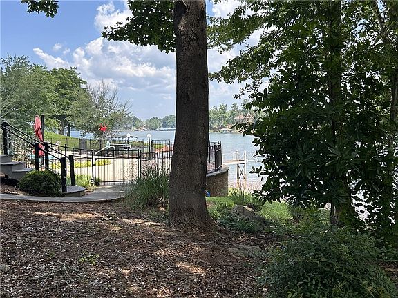 3rd image of 408 Northampton Rd Tract B
