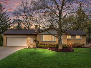 5505 Chickadee Ln, Clarkston, MI