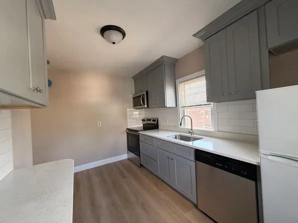 1644 Broad St APT B2, Cranston, RI 02905