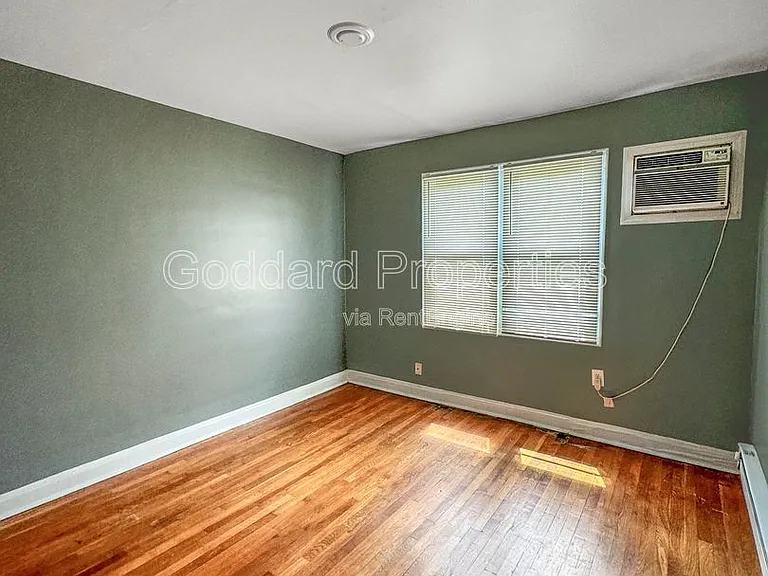 4910 Poe Ave #2 — Photo 9