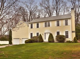 21 Spindle Tree Ln, Amesbury, MA 01913