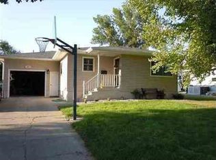 207 E Maple Ave, Norfolk, NE 68701