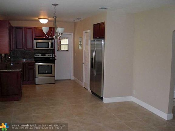 4th image of 1676 NE 33rd St