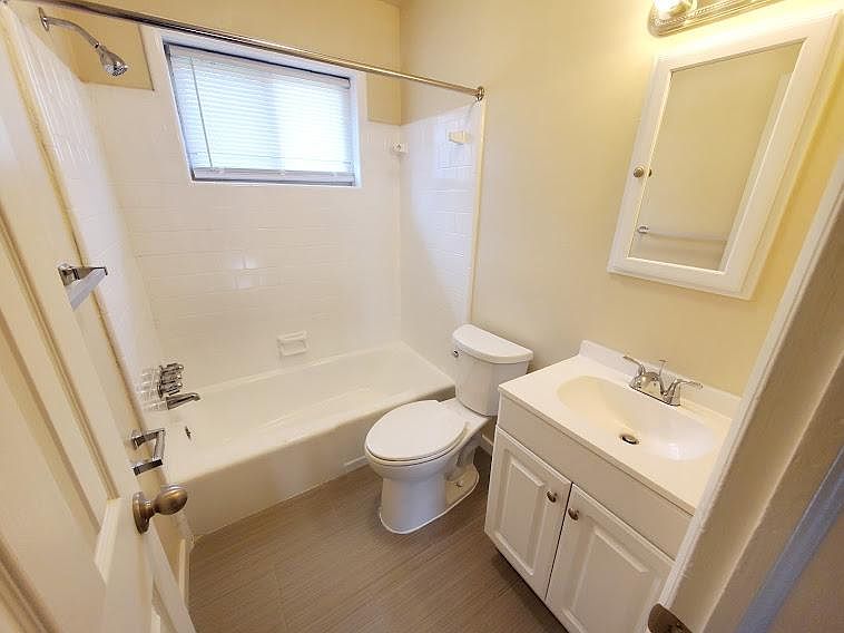 1st image of 4101 N Kinsley Ave