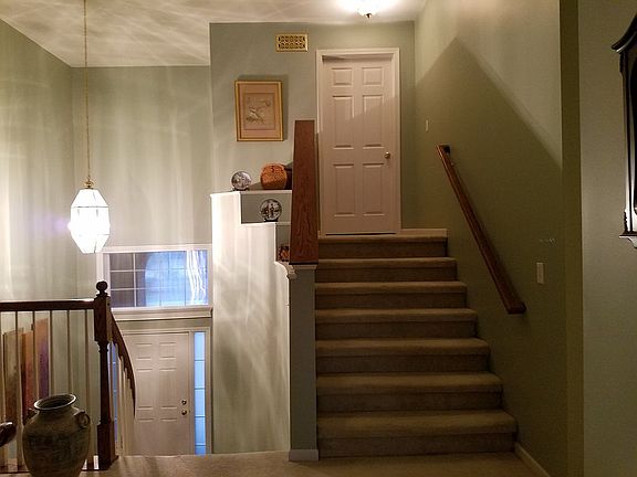 3rd image of 37585 Newburgh Park Cir