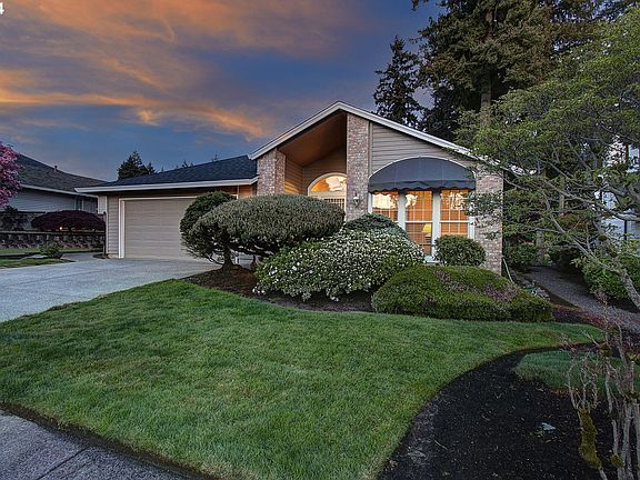 2nd image of 3201 SE Spyglass Dr