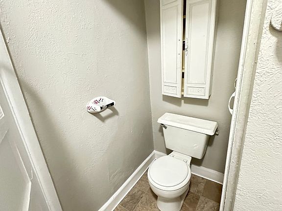 4th image of 122 S Broadway #124A