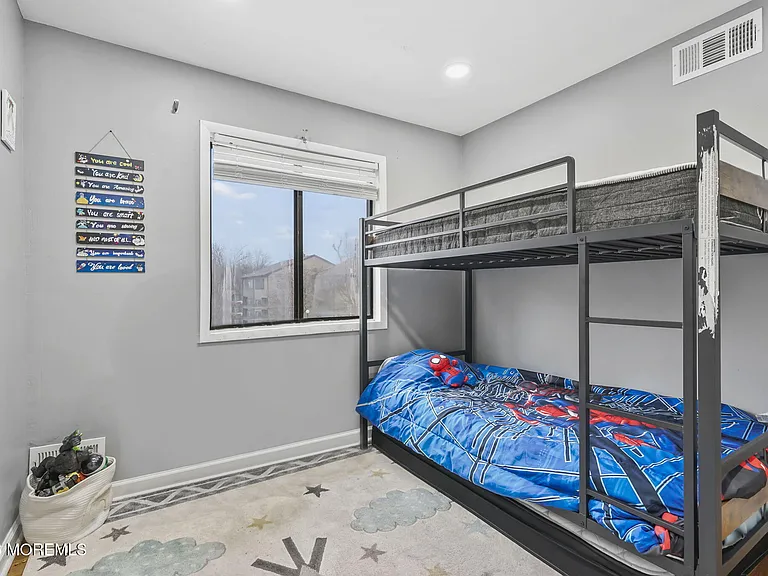 424 Tall Oak Ln — Photo 16