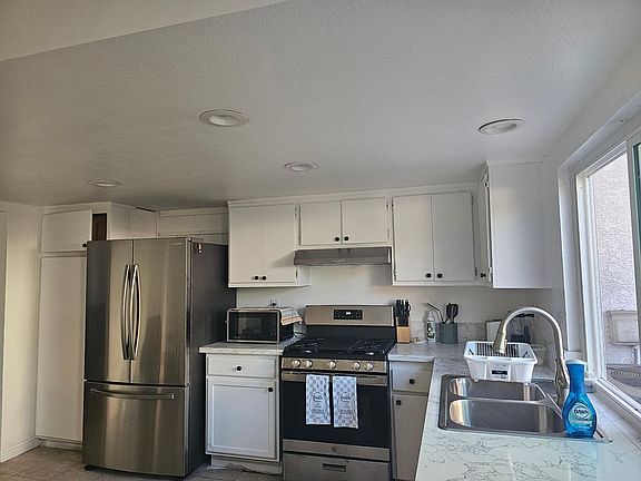5th image of 1386 E F St