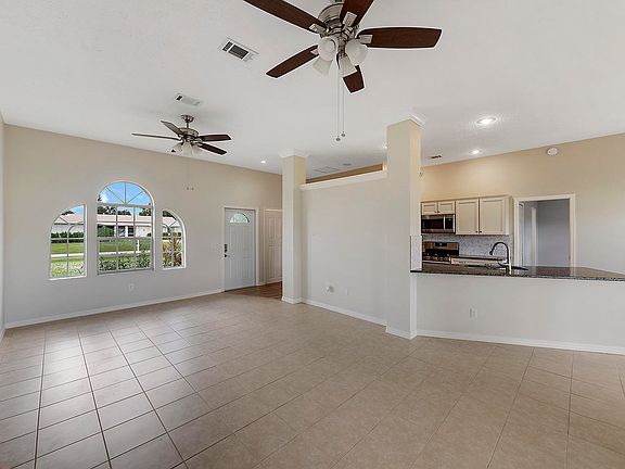 4th image of 408 SE Gasparilla Ave