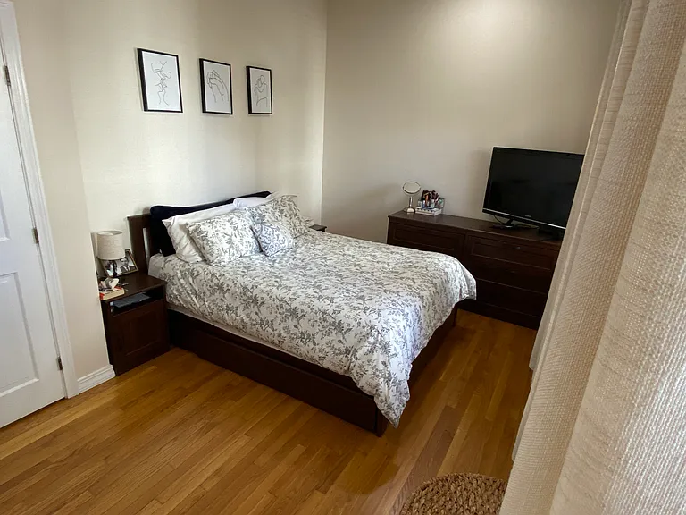 470 E 3rd St #1 — Photo 13
