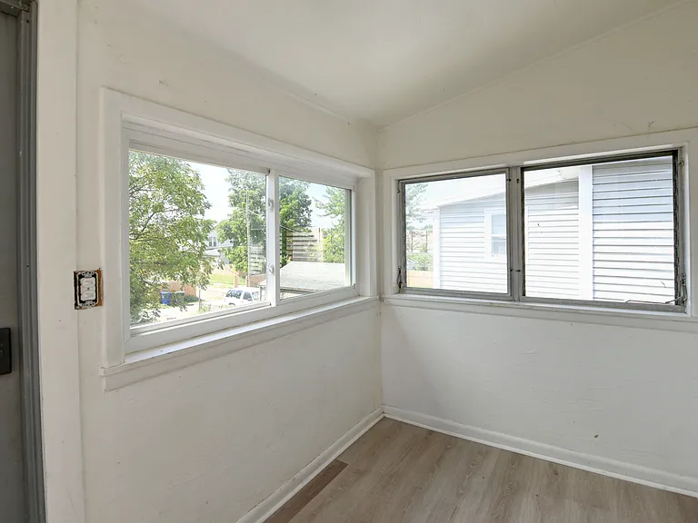 787 E 3rd Ave #1/2 — Photo 21
