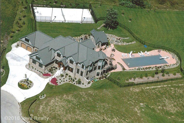 1st image of 5725 Red Bud Way