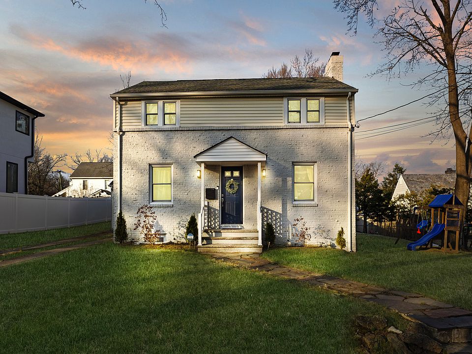 1st image of 79 Canterbury Ct