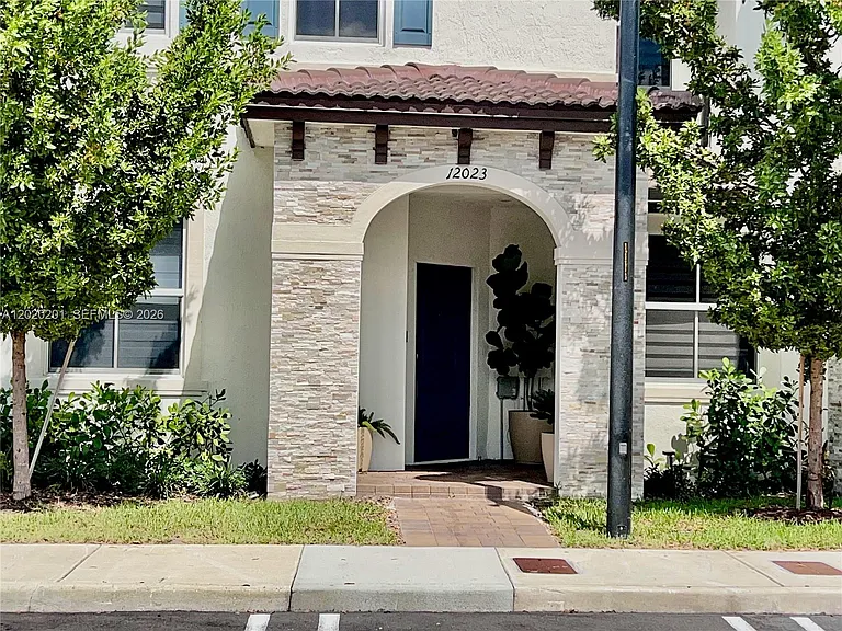 12023 NW 24th Pl #12023 — Photo 3