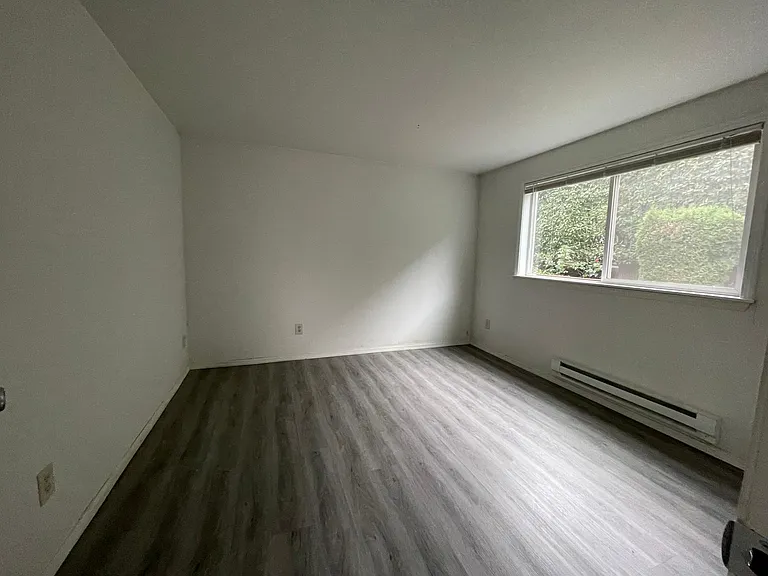 Bedroom - view 1