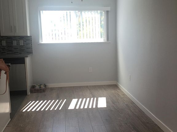 4th image of 655 Westminster Ave APT 2