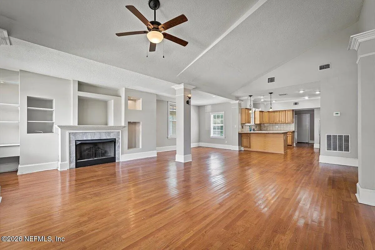 3 bed, 2.0 bath, 1744 sqft, $2,295 — Photo 1