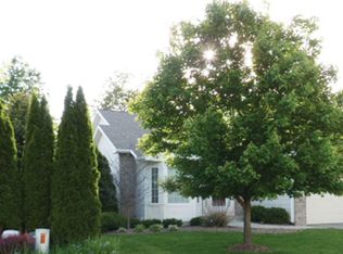 260 Round Hill Rd #8, Kalamazoo, MI 49009