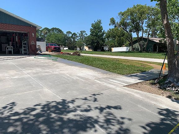 4th image of 1168 N Tracy Dr