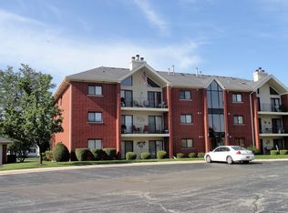 6613 Martin France Cir APT 1A, Tinley Park, IL 60477