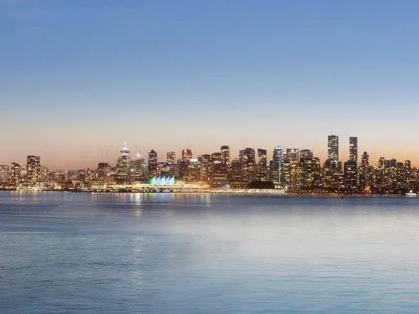 755 Harbourside Dr #322, North Vancouver, BC V7P 3R7