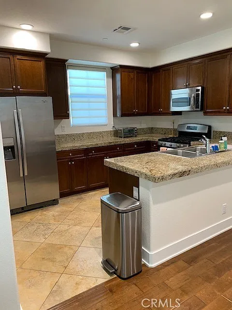 1 bed, 1.5 bath, 1436 sqft, $3,350 — Photo 3