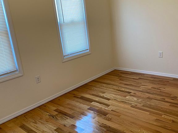 3rd image of 857 Nugent Ave