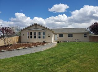 1123 Gore Rd, Selah, WA 98942