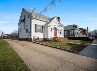 15 Hemalin Rd, Cranston, RI 02910