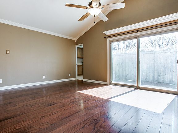 5th image of 10601 Hillpoint Dr