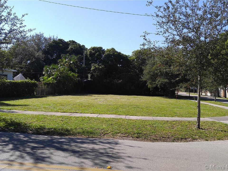 2nd image of 1130 NE 123rd St
