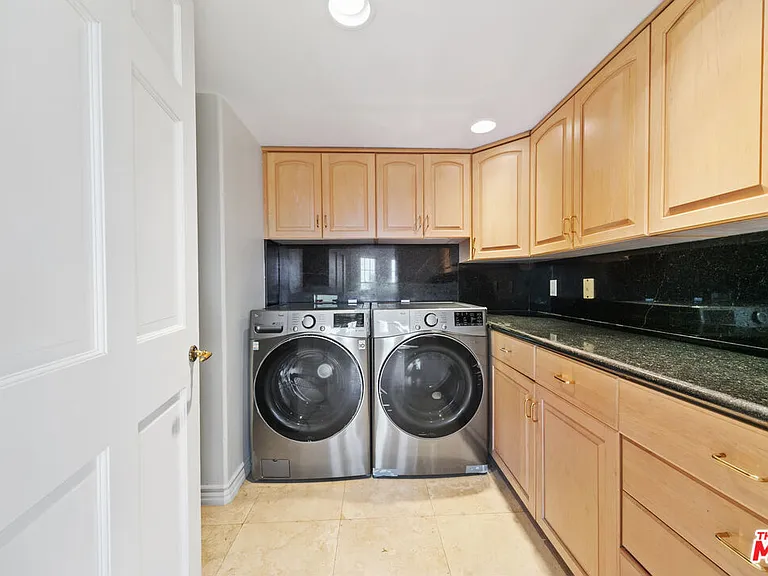 5958 Busch Dr — Photo 15