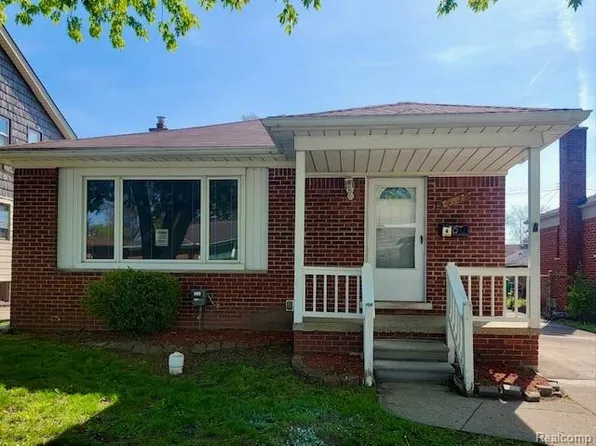 24312 Flower Ave, Eastpointe, MI 48021
