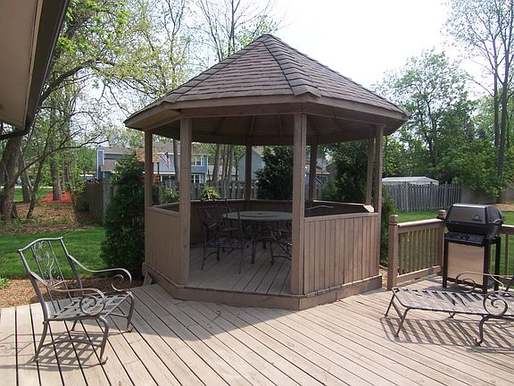 Backyard Deck & Gazebo!
