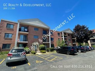 5403 Chateau APT 4, Rolling Meadows, IL 60008