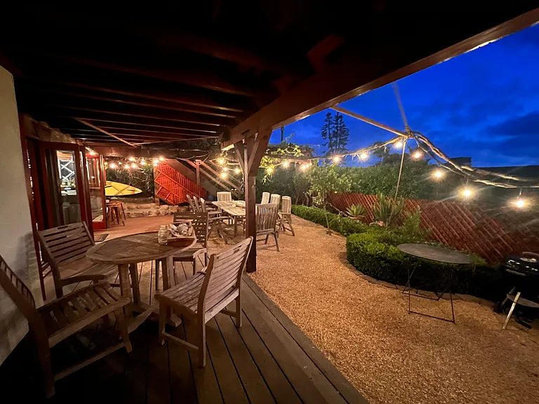 845 Temple Hills Dr — Photo 37
