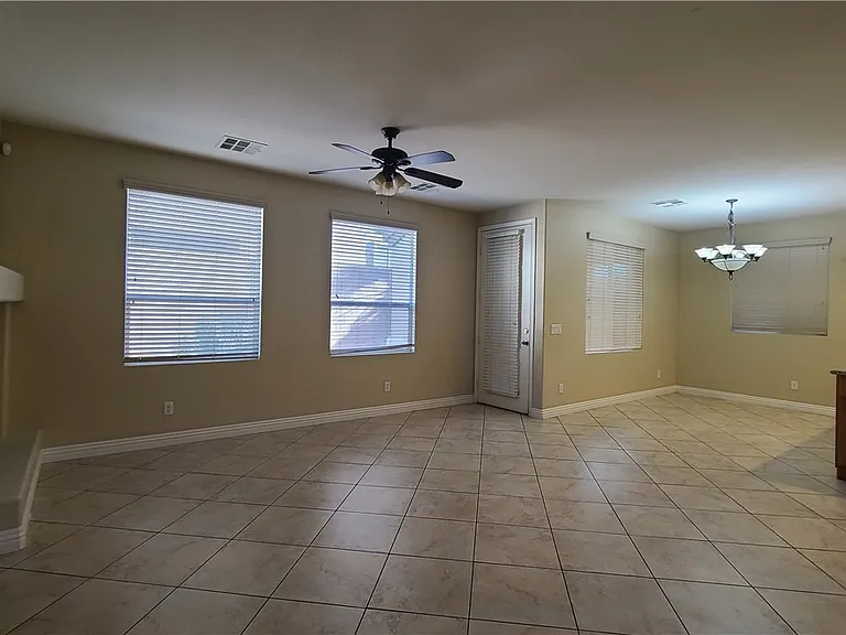 7449 W Mistral Ave #0 — Photo 5