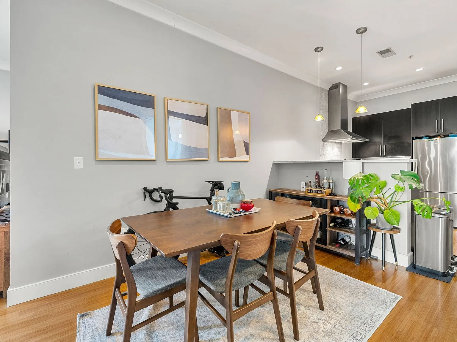 1 bed, 1.0 bath, 750 sqft, $3,400 — Photo 4