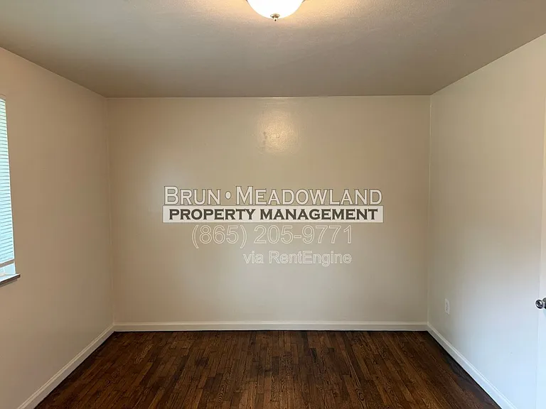 3813 Woodlake Dr NE — Photo 24