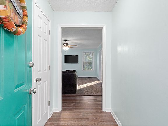 3rd image of 1005 Dominion Dr
