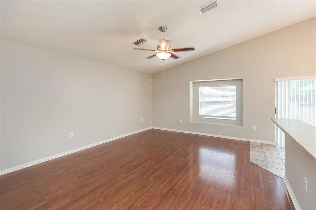 3 bed, 2.0 bath, 1476 sqft, $2,500 — Photo 4
