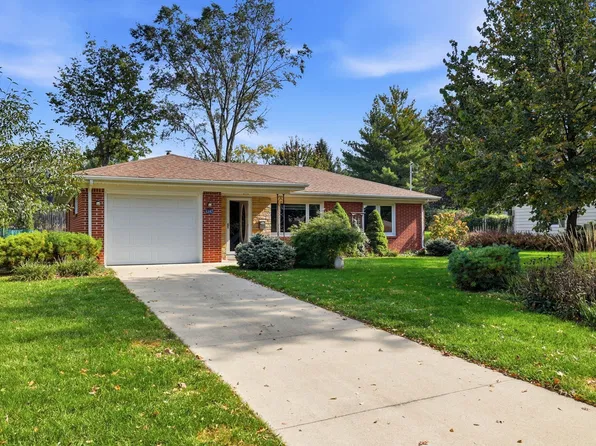 1247 71st St, Windsor Heights, IA 50324