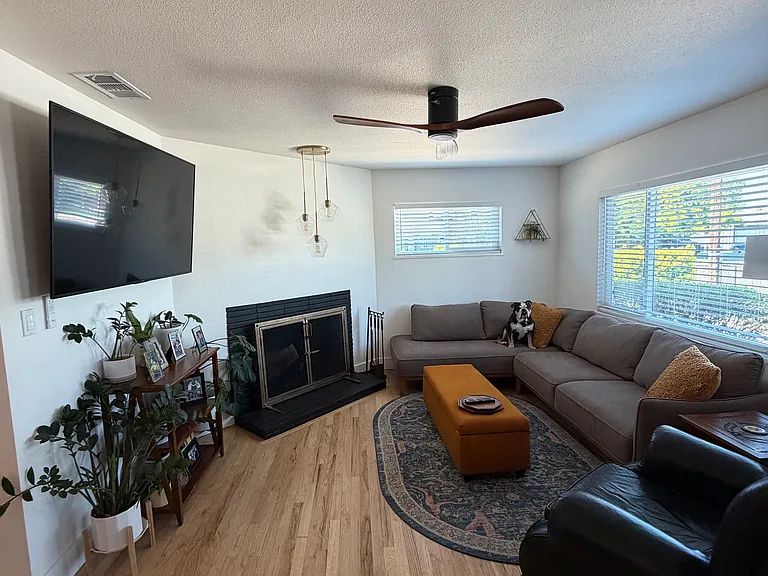 1601 Chaska Pl — Photo 3