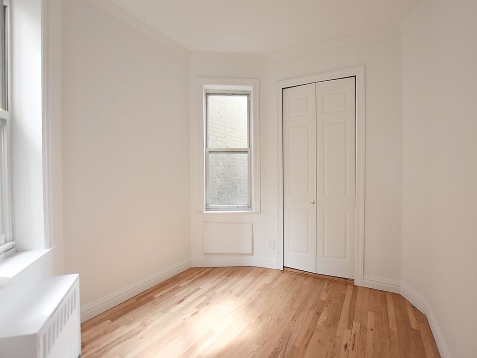 2nd image of 237 E 10th St APT 5A