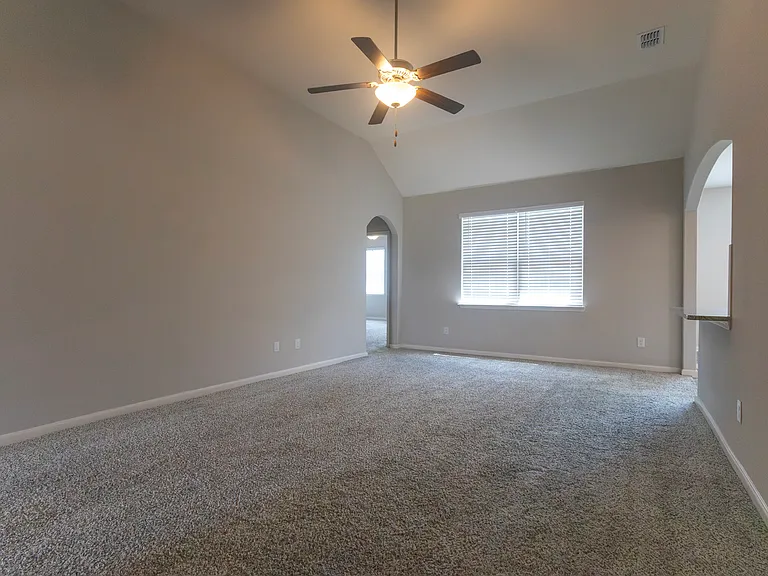 2100 Penaflor Dr — Photo 2