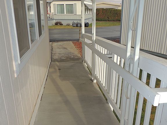 5th image of 18 W Washington Ave ##24