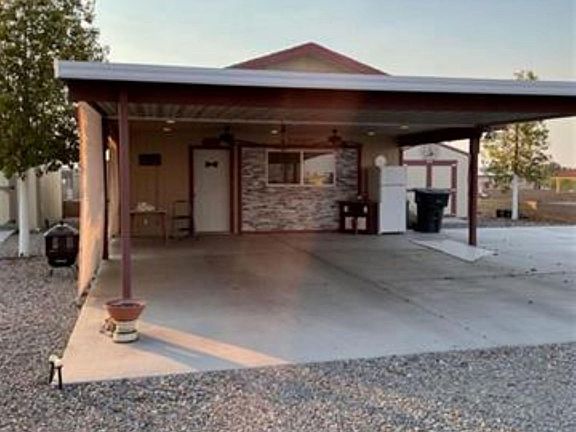 3rd image of 26738 Red Rock Rd